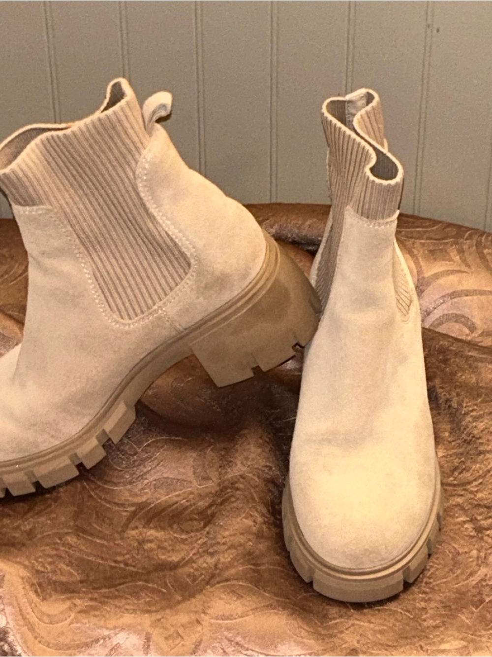 Steve Madden Taupe Suede Lug Sole Chelsea Boots